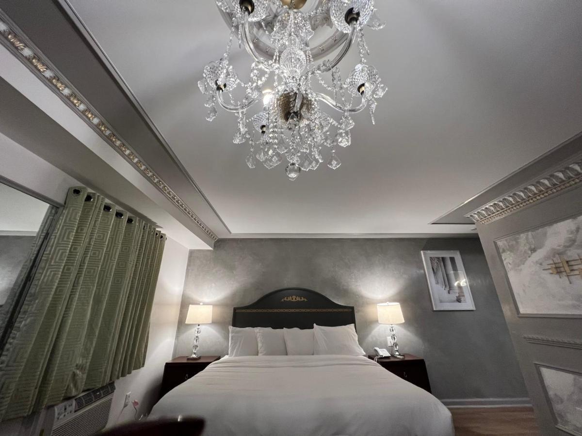 Chateau Hotel 3*